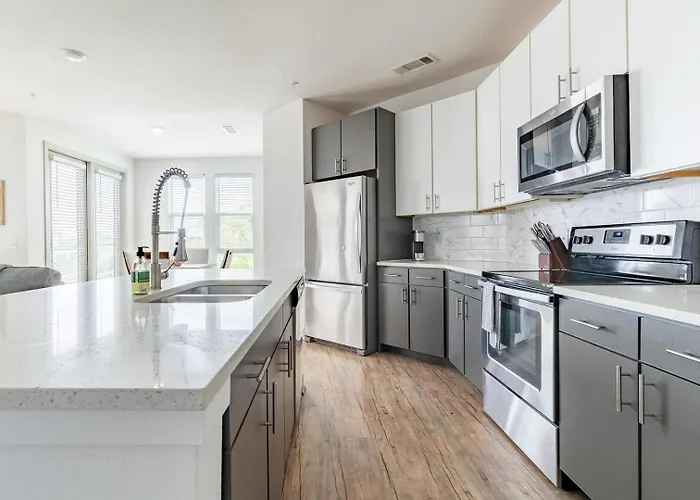 Landing Modern 2bd In Downtown Worth Apartment