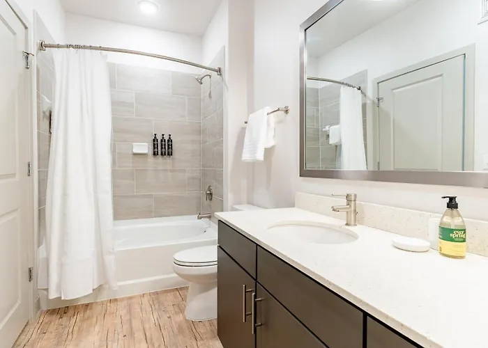 Apartment Landing Modern 2bd In Downtown Worth
