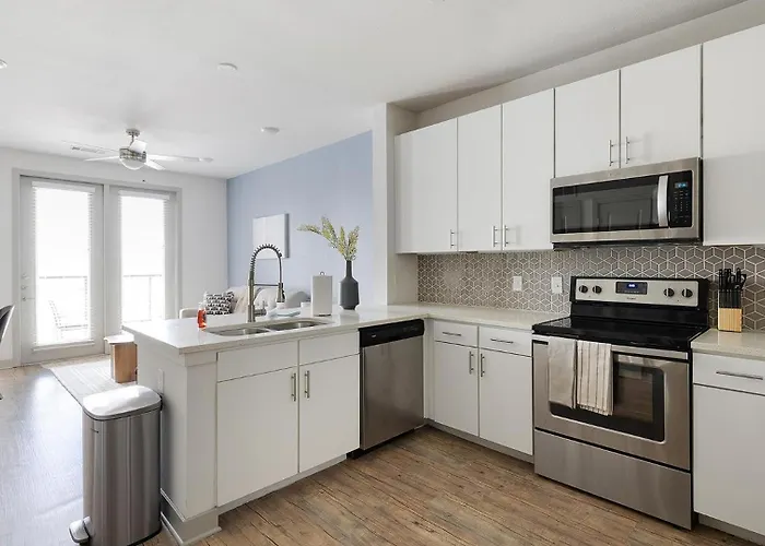 Landing Modern 2bd In Downtown Worth